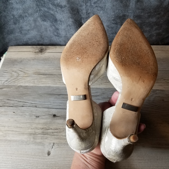 Badgley Mischka Textured Upper Leather Sole Rhinestone Accent Point Toe … - Picture 10 of 10